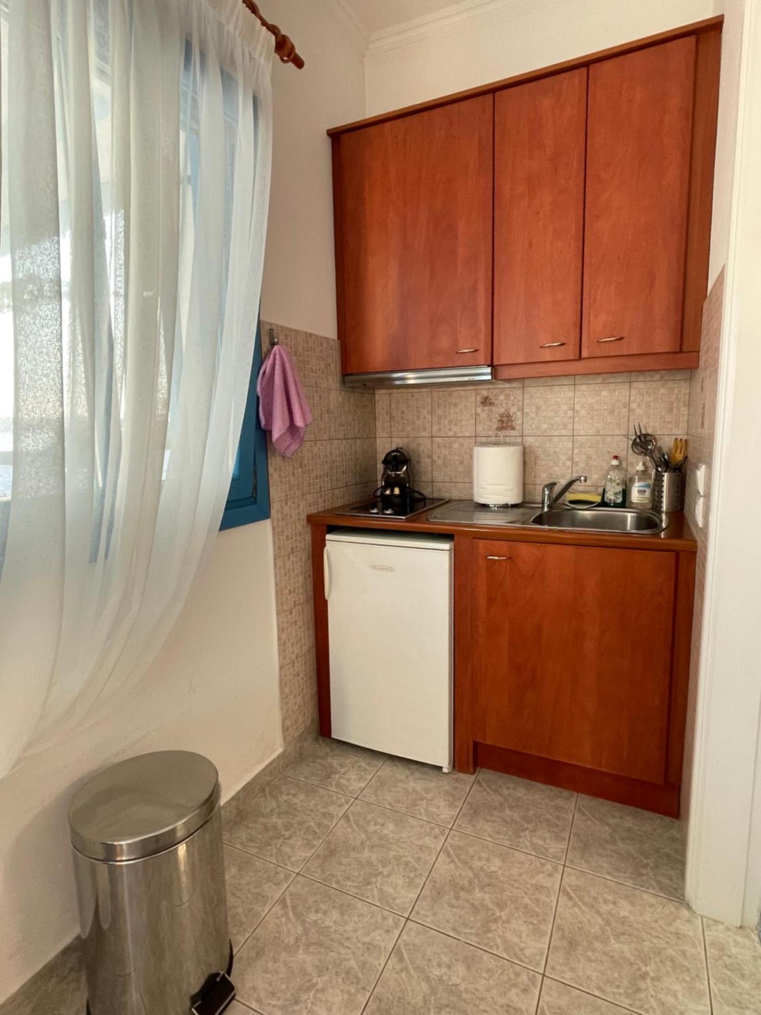 Moustakas Beach Apartments Αδάμας Εξωτερικό φωτογραφία