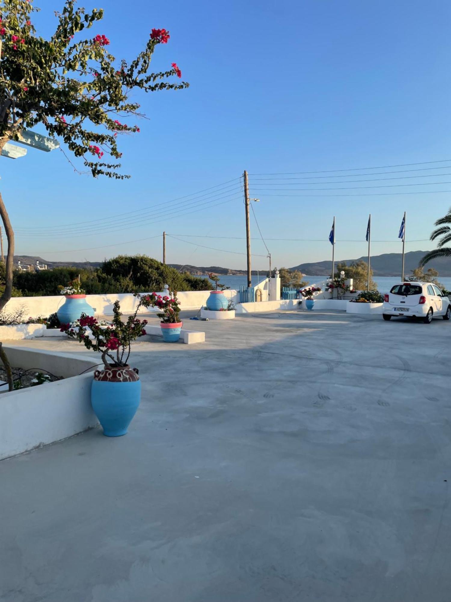 Moustakas Beach Apartments Αδάμας Εξωτερικό φωτογραφία