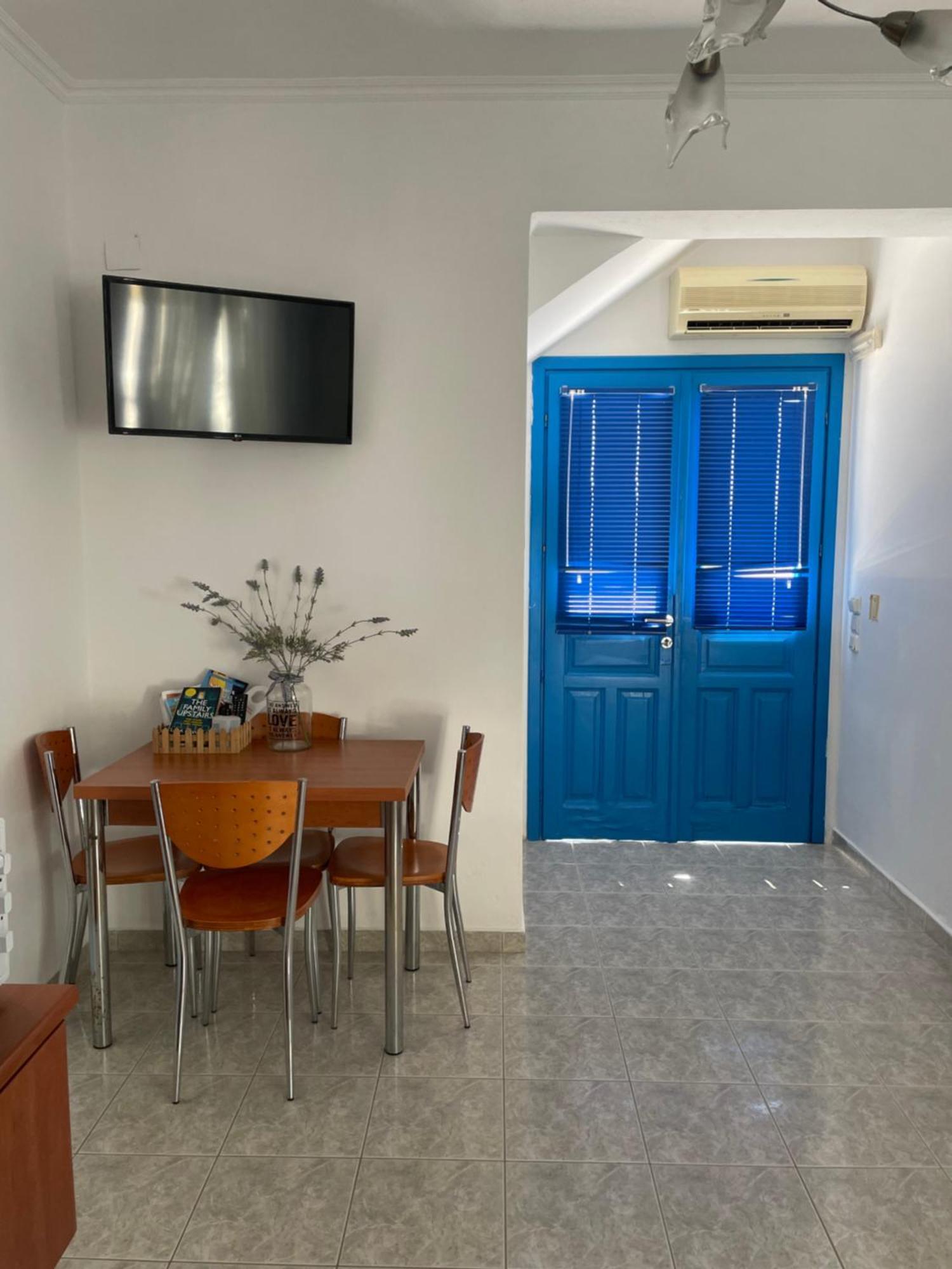 Moustakas Beach Apartments Αδάμας Εξωτερικό φωτογραφία