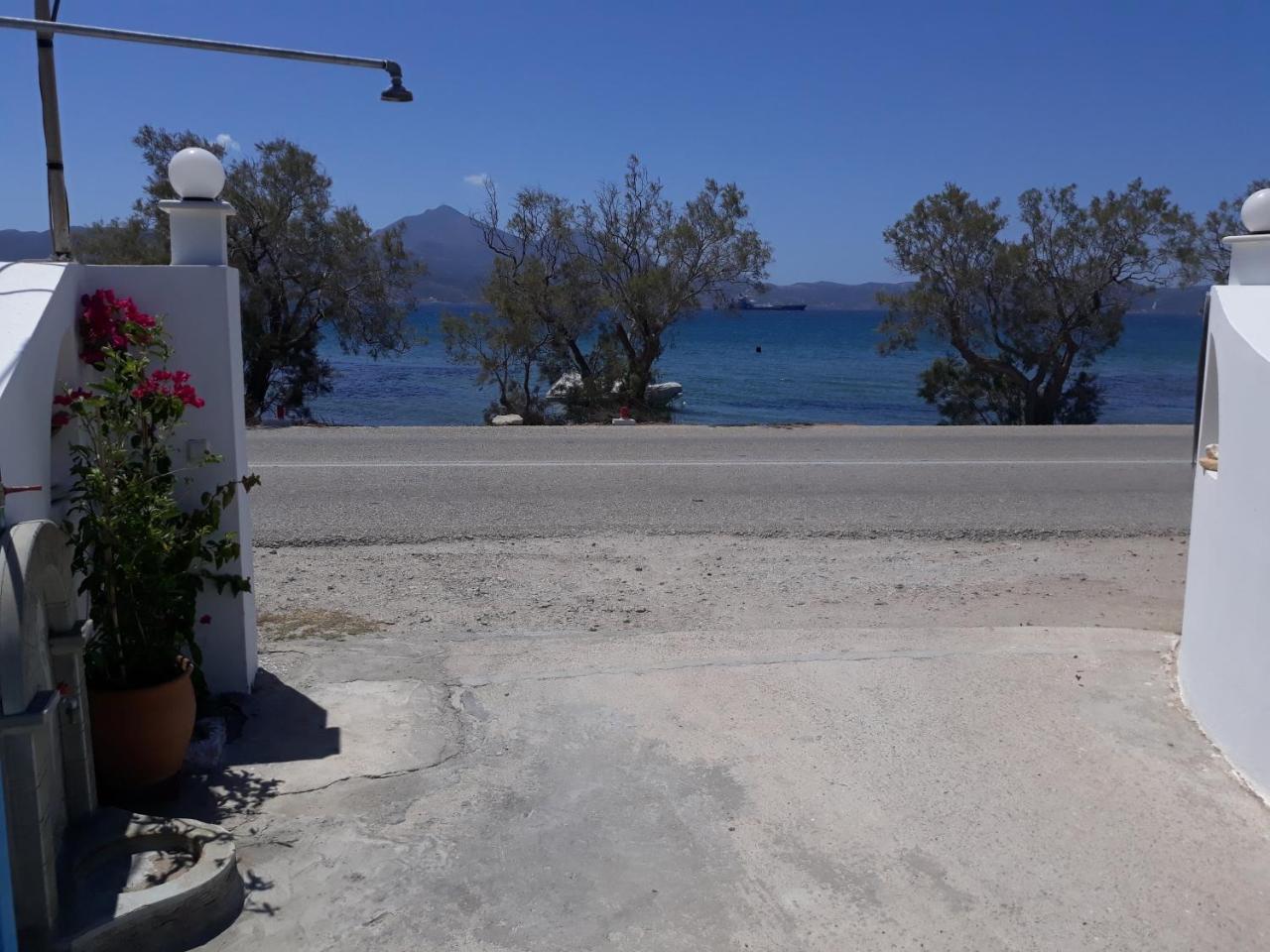 Moustakas Beach Apartments Αδάμας Εξωτερικό φωτογραφία
